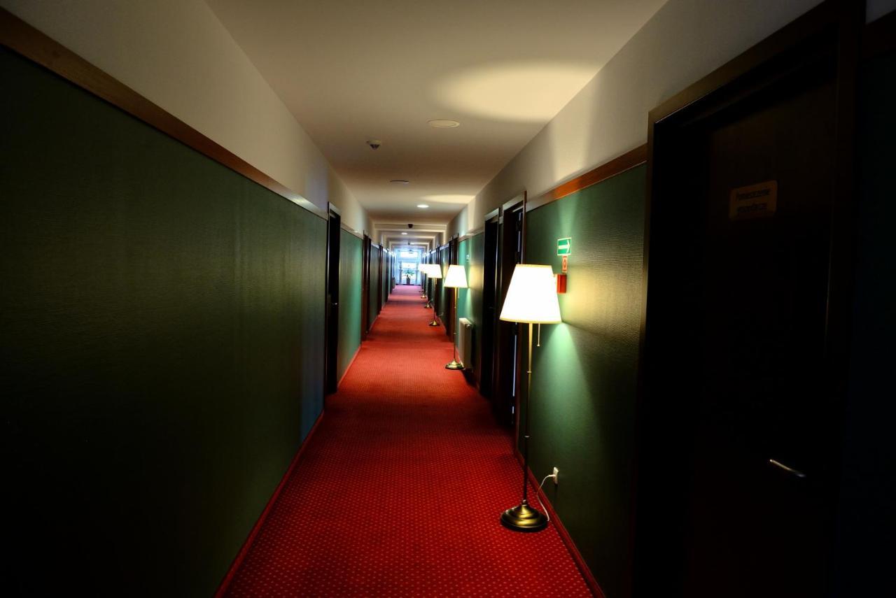 Quest Hotel - Dawniej Hotel Planeta Бжеско Екстер'єр фото