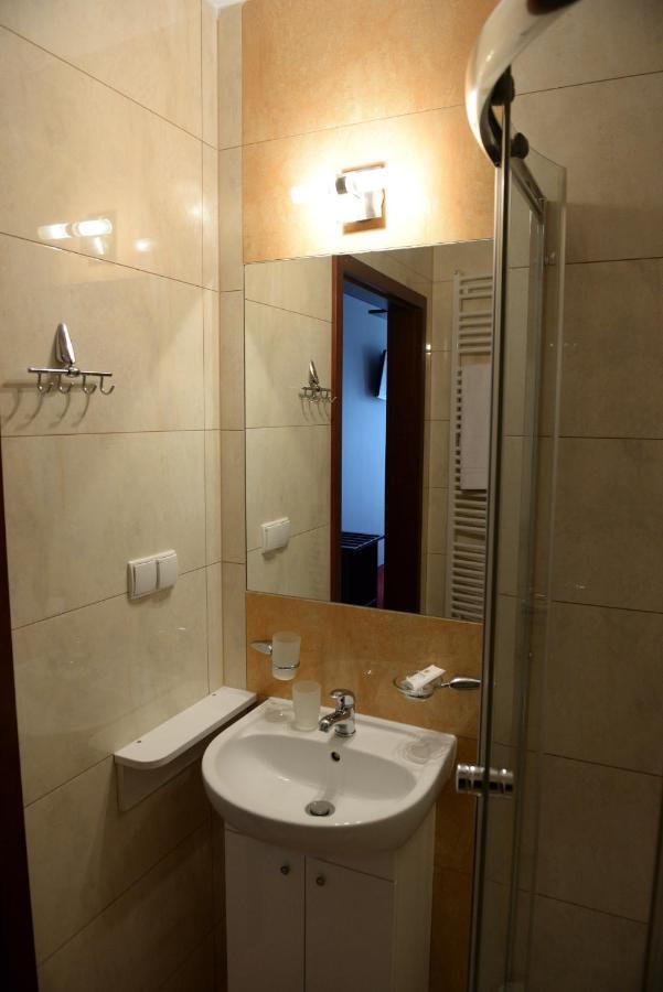 Quest Hotel - Dawniej Hotel Planeta Бжеско Екстер'єр фото