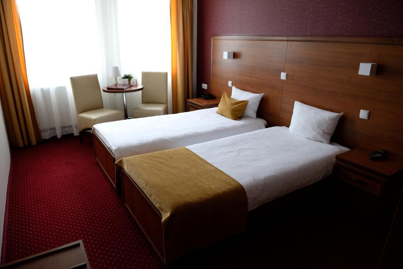 Quest Hotel - Dawniej Hotel Planeta Бжеско Екстер'єр фото