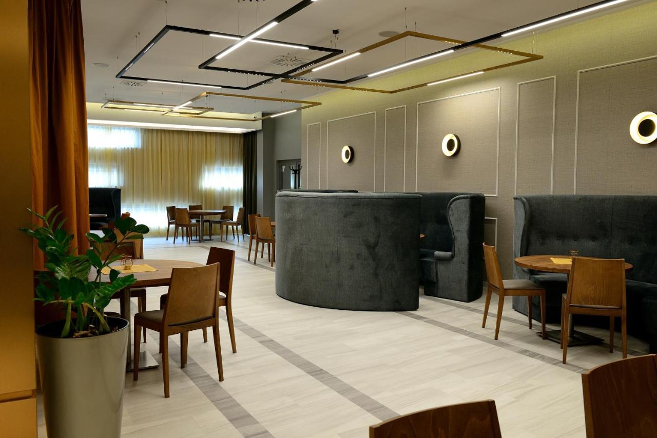 Quest Hotel - Dawniej Hotel Planeta Бжеско Екстер'єр фото