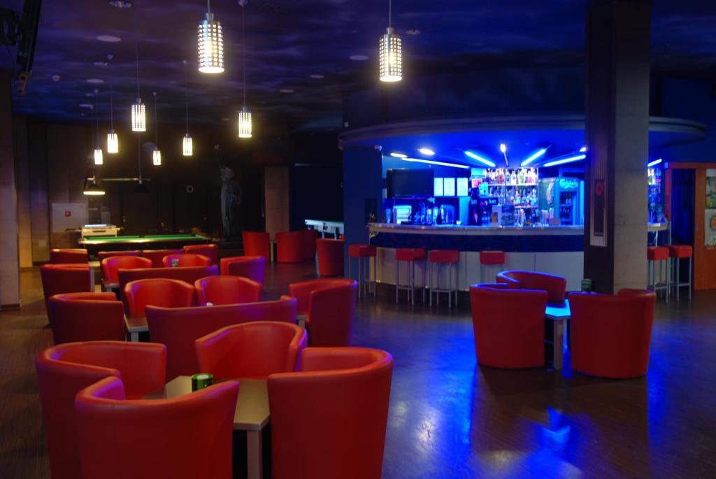 Quest Hotel - Dawniej Hotel Planeta Бжеско Екстер'єр фото